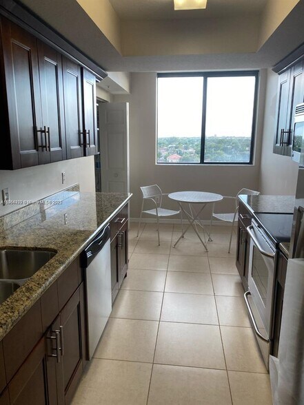 Building Photo - 3530 SW 22nd St