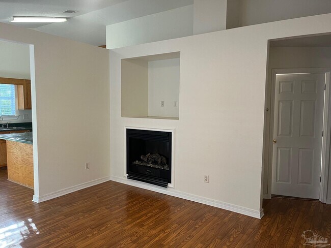 Building Photo - 2412 N 7th Ave