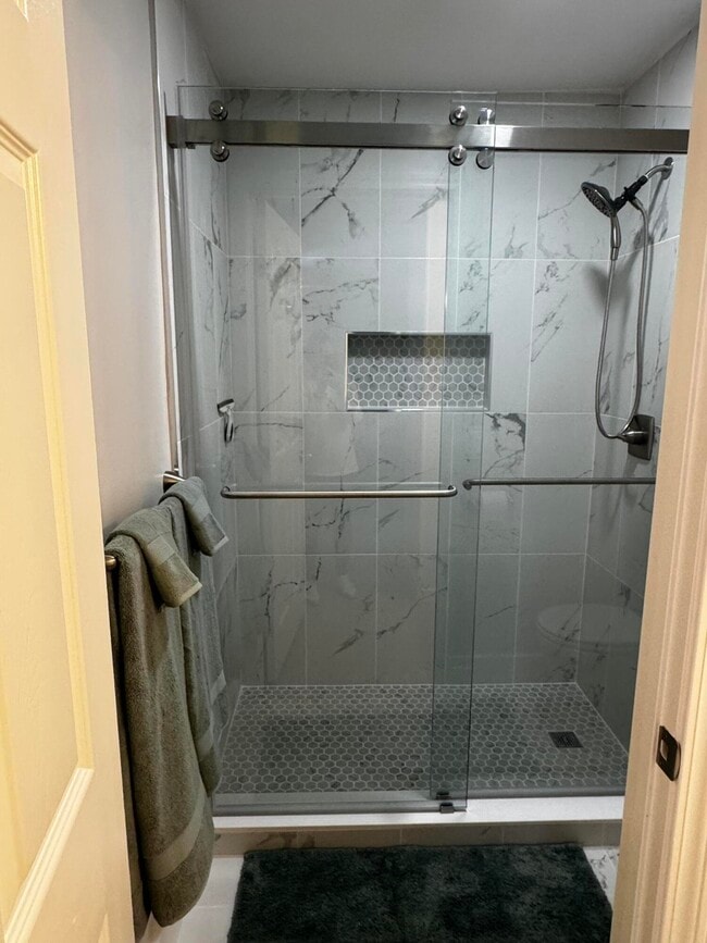 Building Photo - 634 Bayou Dr