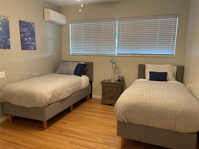 Building Photo - 14155 Old Cutler Rd