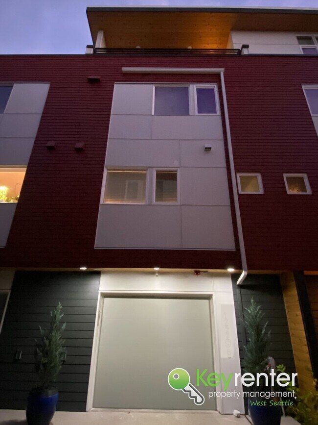 Building Photo - 4 Bedroom Seattle Townhome with Parking and Modern Finishes