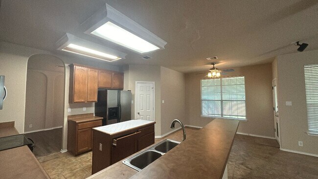 Building Photo - BEAUTIFUL 3 BD/2.5 BA IN SCHERTZ READY FOR...