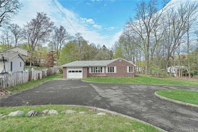Building Photo - 17 Brookside Ave