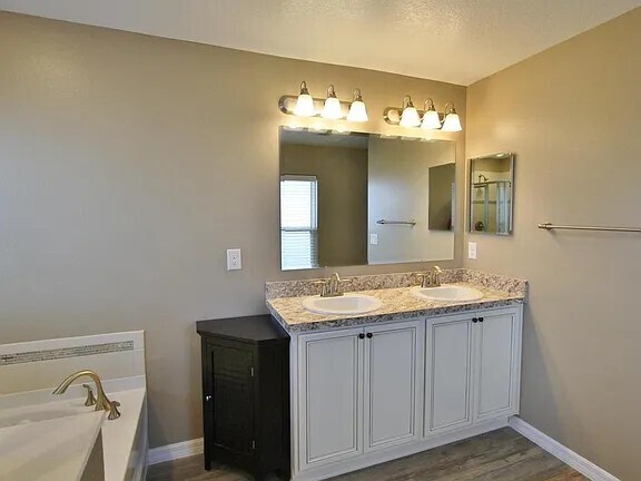 Building Photo - 5555 NW Pine Trail Cir