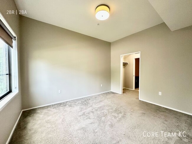 Building Photo - 3632 Gillham Rd