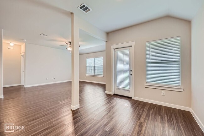 Building Photo - 6129 Fall Creek Ln
