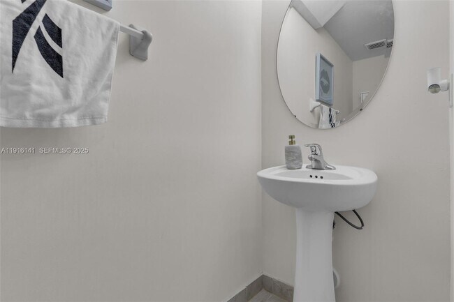 Building Photo - 11413 SW 252nd Ter