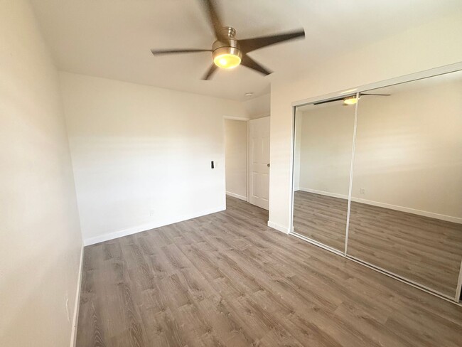 Building Photo - Pet Friendly Hidden Gem Unit- 3 BD/ 2.5 Ba...