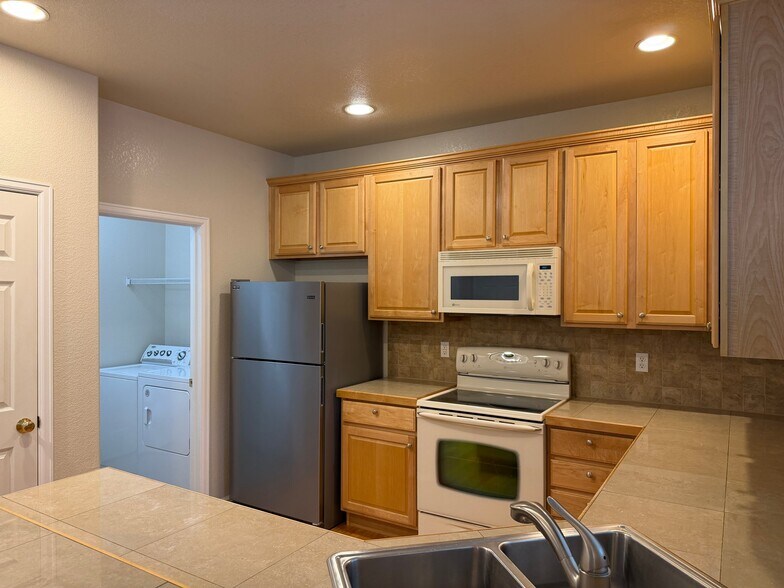Building Photo - 5162 Southern Cross Ln