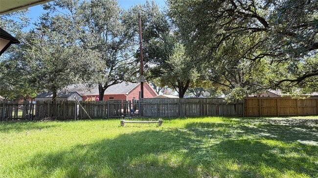 Building Photo - 1410 S Circle St