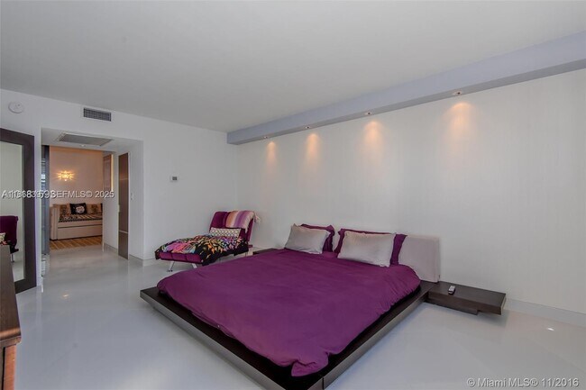 Building Photo - 19390 Collins Ave