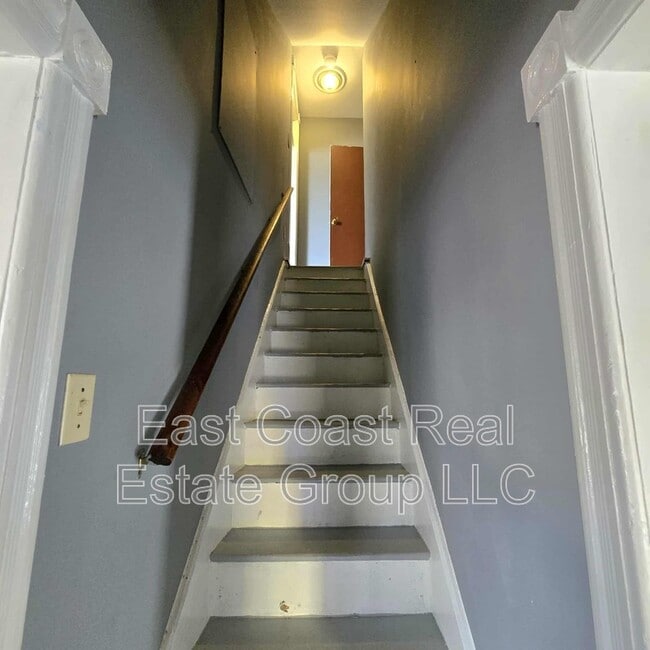 Building Photo - 5 E Lee St