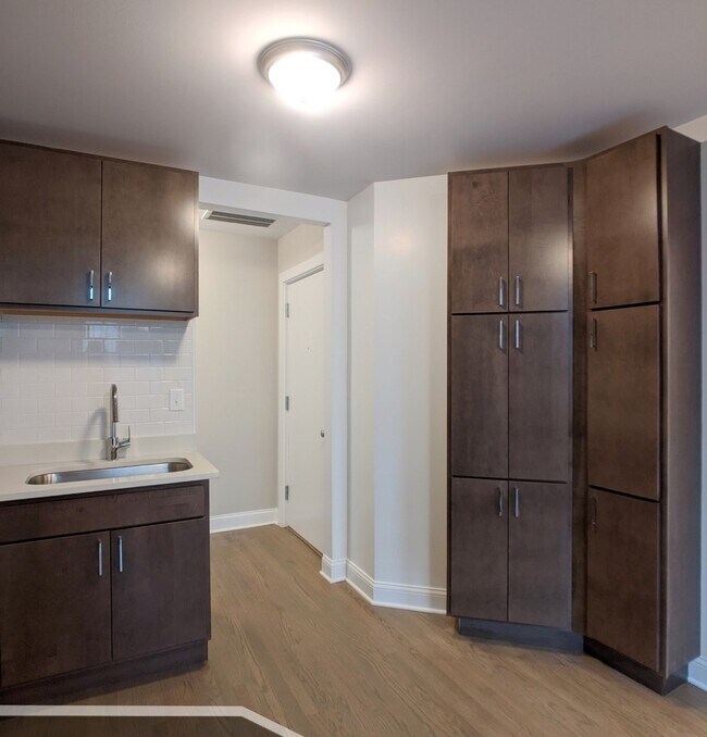 Building Photo - 3405 W Fullerton Ave