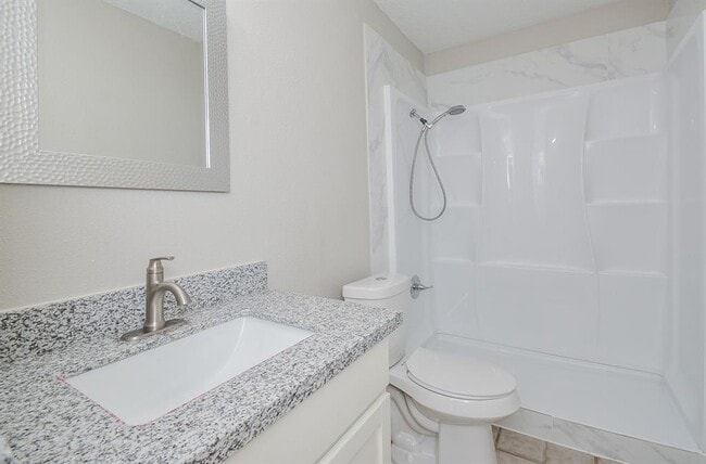 Building Photo - 9334 Golden Wood Ln