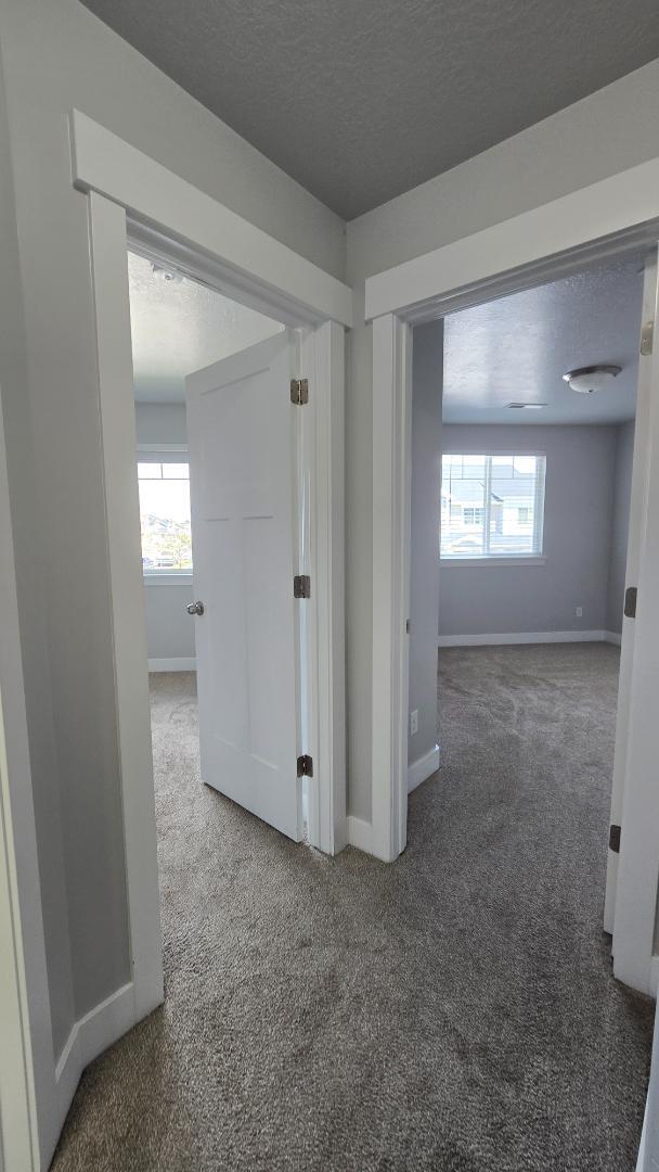 Building Photo - 4933 W Pillar Dr