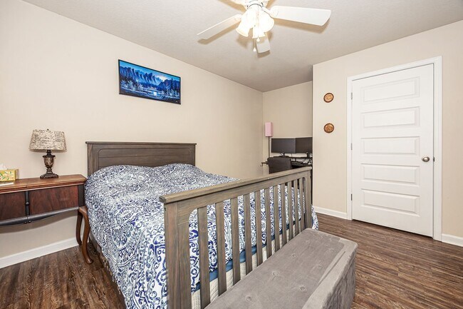 Building Photo - 9125 Bellewood Dr