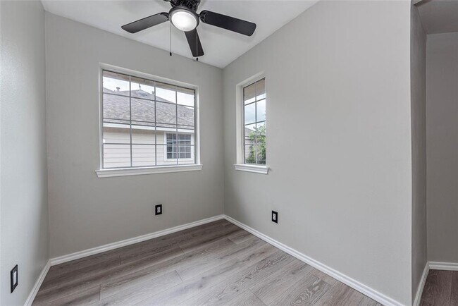Building Photo - 336 Capella Oaks Ln