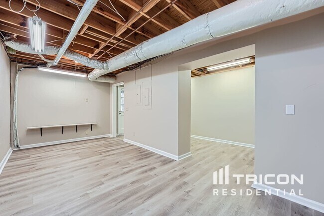 Building Photo - 1366 Oleander Dr SW