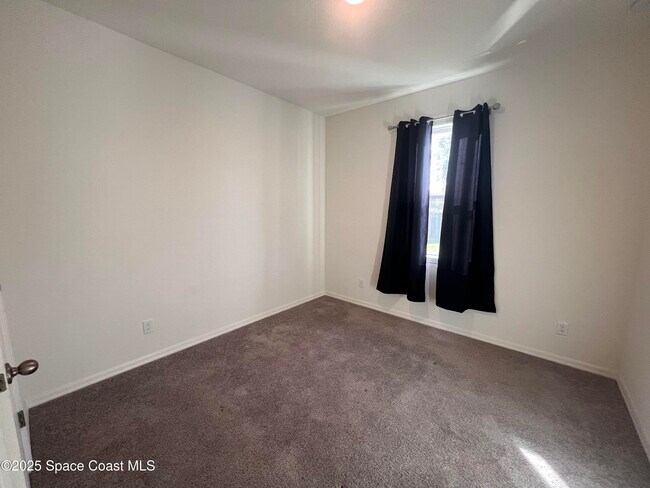 Building Photo - 1031 Grapefruit Rd SE