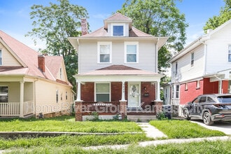 Building Photo - 3415 Smart Ave