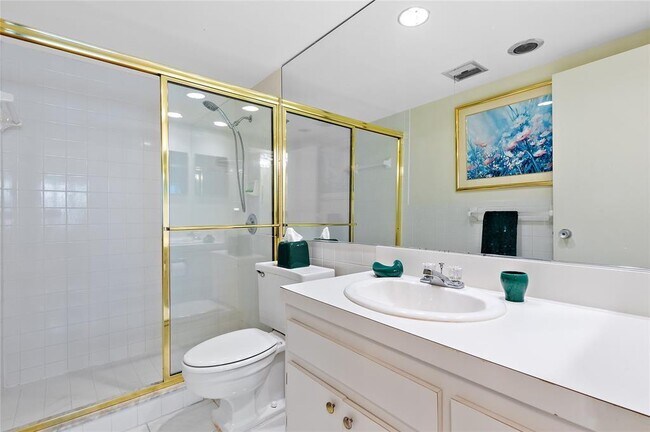 Building Photo - 4010 Galt Ocean Dr