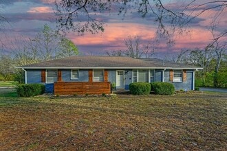 Building Photo - 4025 Yoest Dr