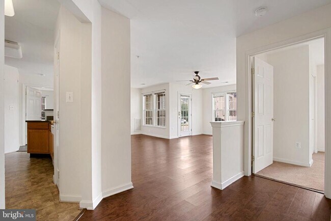 Building Photo - 502 Bradley Ct