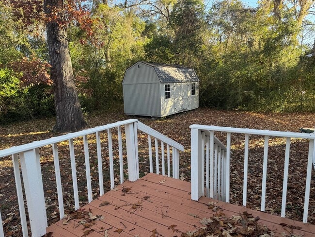 Building Photo - 3 Bedroom 2 Bath Rental in North Wakulla