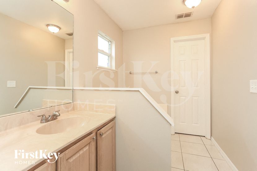 Building Photo - 205 Tiffany Ct