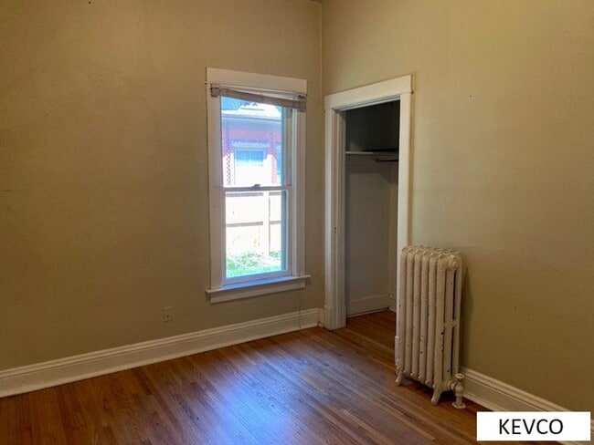 Building Photo - 321 Edwards St