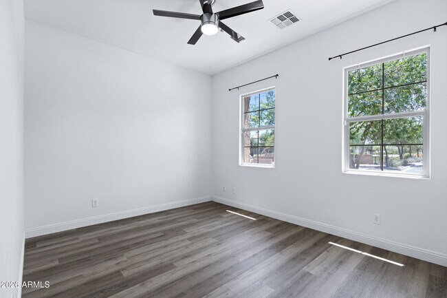Building Photo - 10218 Bergeron Ave