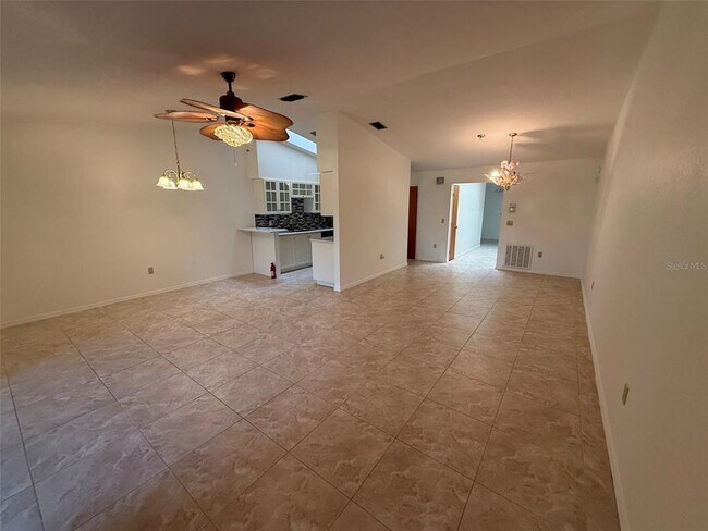 Building Photo - 26186 Northern Cross Rd