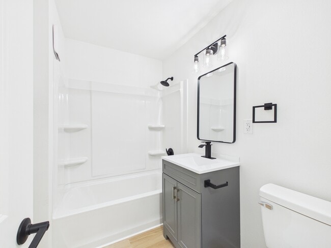 Building Photo - 926 Gilmore St