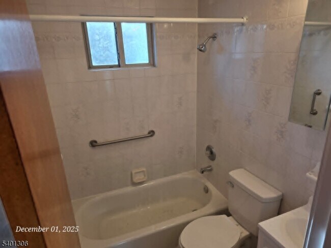 Building Photo - 174 Highland Cross