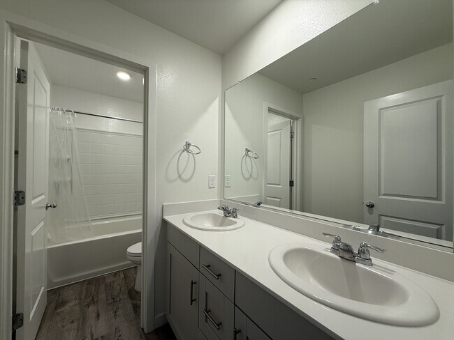 Building Photo - 3087 Thyme Pl