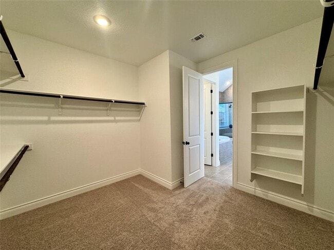 Building Photo - 1301 White Daisy Ln