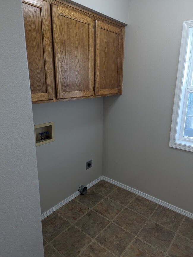 Building Photo - 5817 Cobalt Loop SE