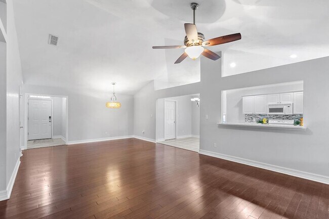 Building Photo - 2521 Heathrow Dr