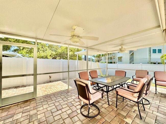 Building Photo - 1145 Stewart Dr