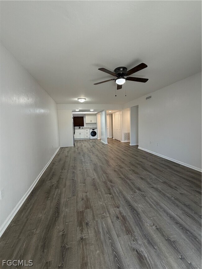 Building Photo - 606 SE 6th St