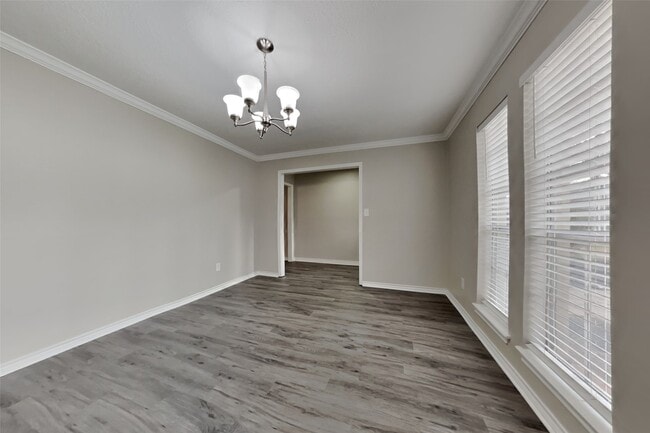 Building Photo - 5402 Woodville Ln