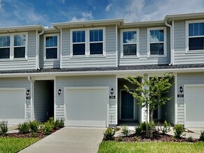 Building Photo - 586 Holly Lks Dr