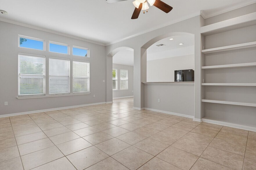 Building Photo - 313 San Rafael Dr