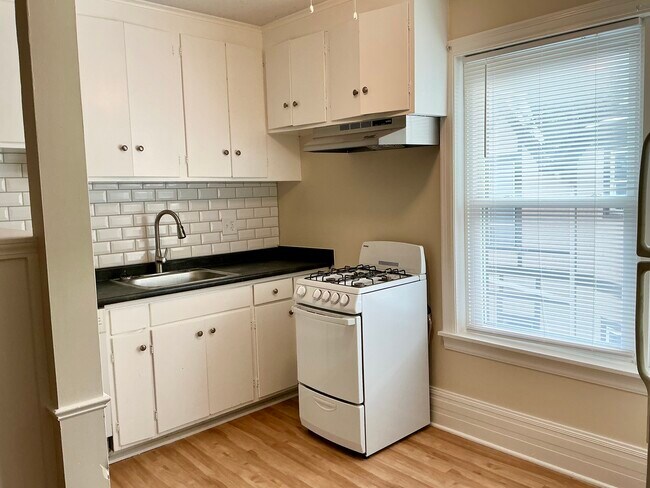 Building Photo - 30 Strathallen