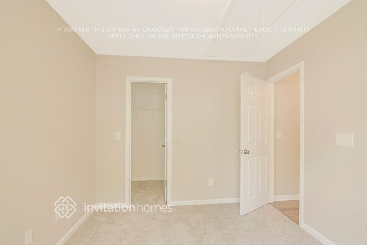 Building Photo - 120 Pebblestone Dr