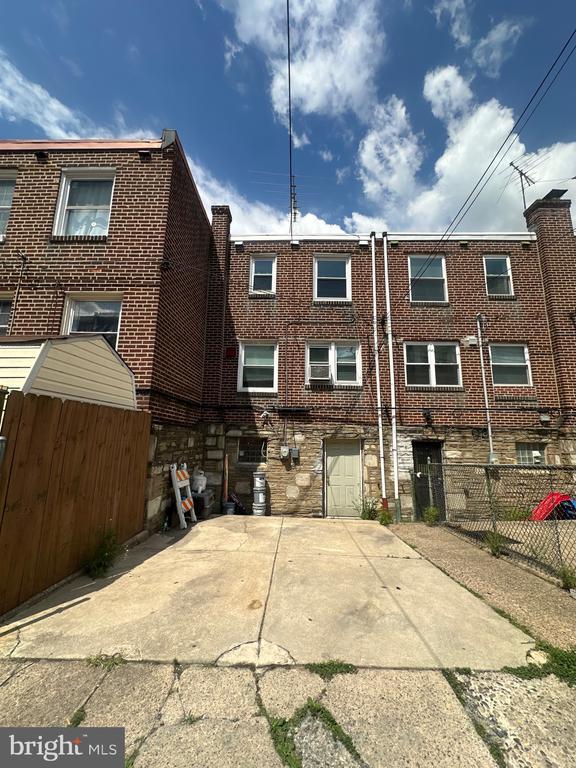 Building Photo - 3903 Claridge St