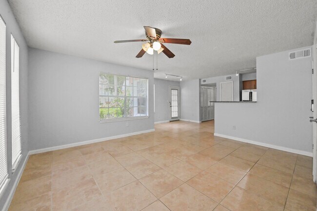 Building Photo - 1055 Crystal Way