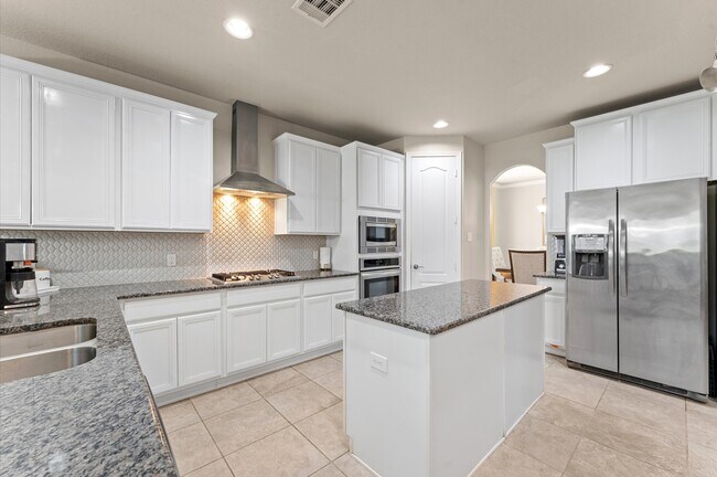 Building Photo - 2018 Brookmont Dr