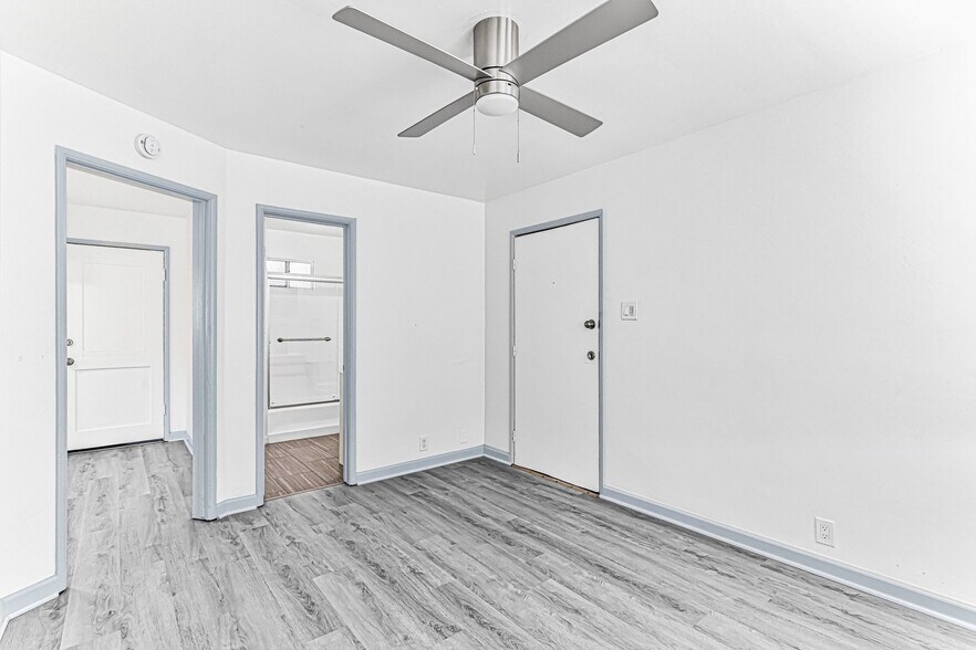 Building Photo - 727 Olive Ave