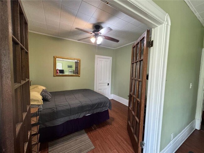 Building Photo - 1464 W Minnehaha Ave